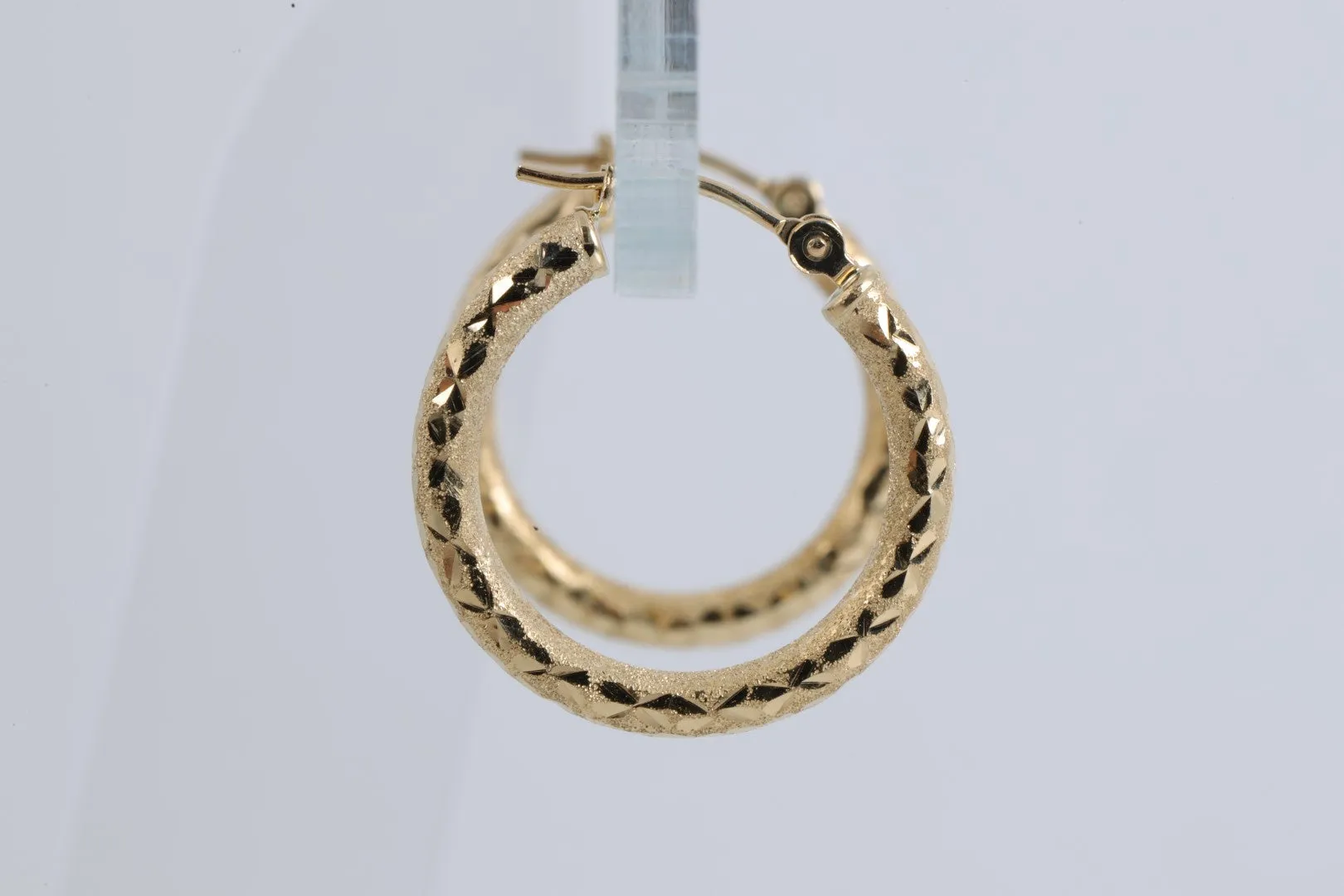 14k Yellow Gold Textured Small Hoop Earrings (1.17g.)