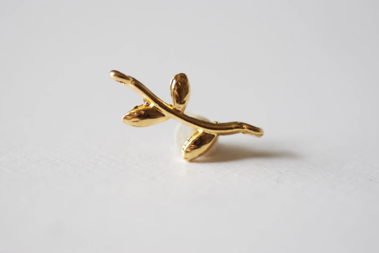 2pcs Vermeil Wholesale Gold Small Leaf Connector - 18k gold plated over sterling silver, Gold Twig Charm, Gold Branch, Gold Tree Charm, Gold Flower