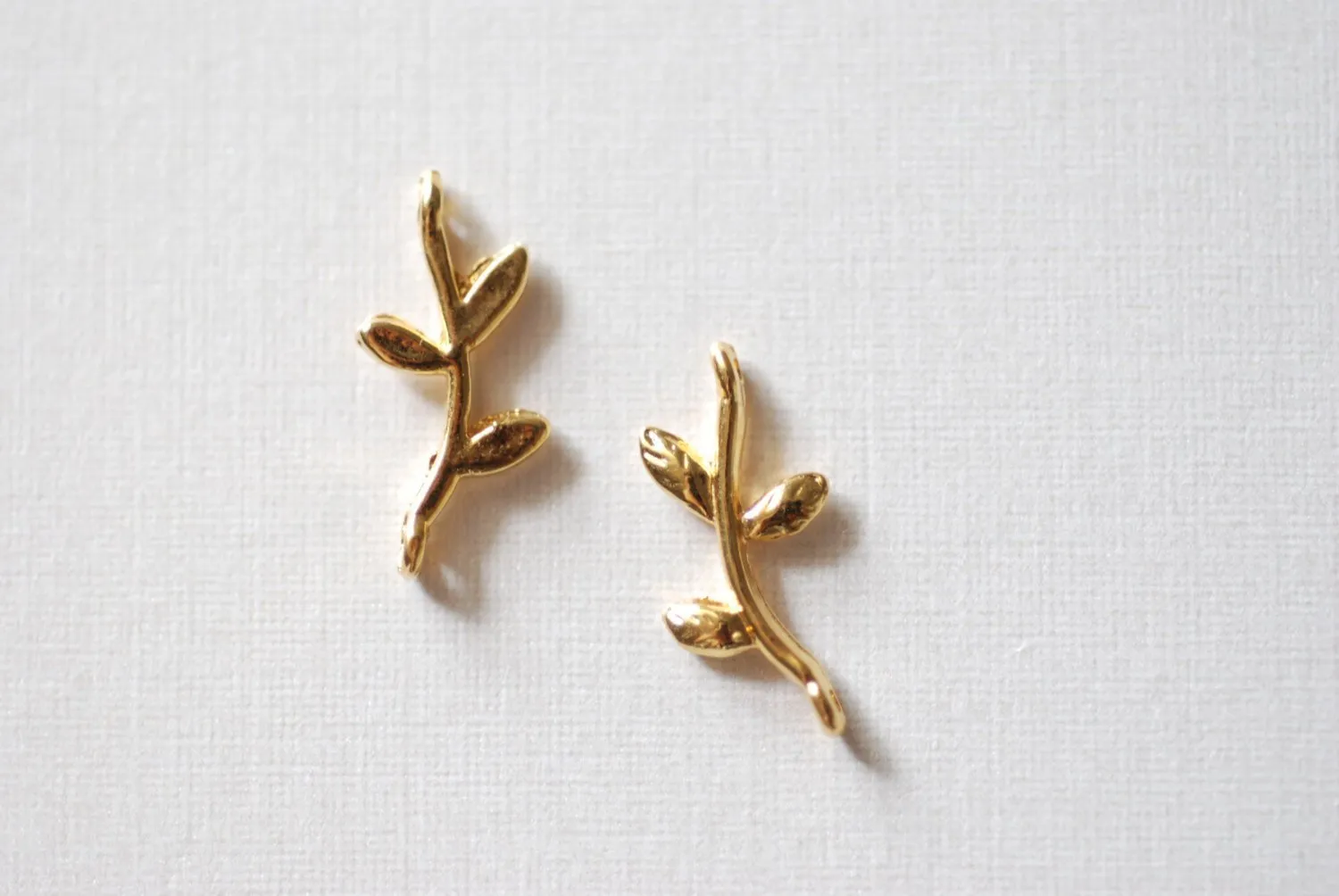 2pcs Vermeil Wholesale Gold Small Leaf Connector - 18k gold plated over sterling silver, Gold Twig Charm, Gold Branch, Gold Tree Charm, Gold Flower