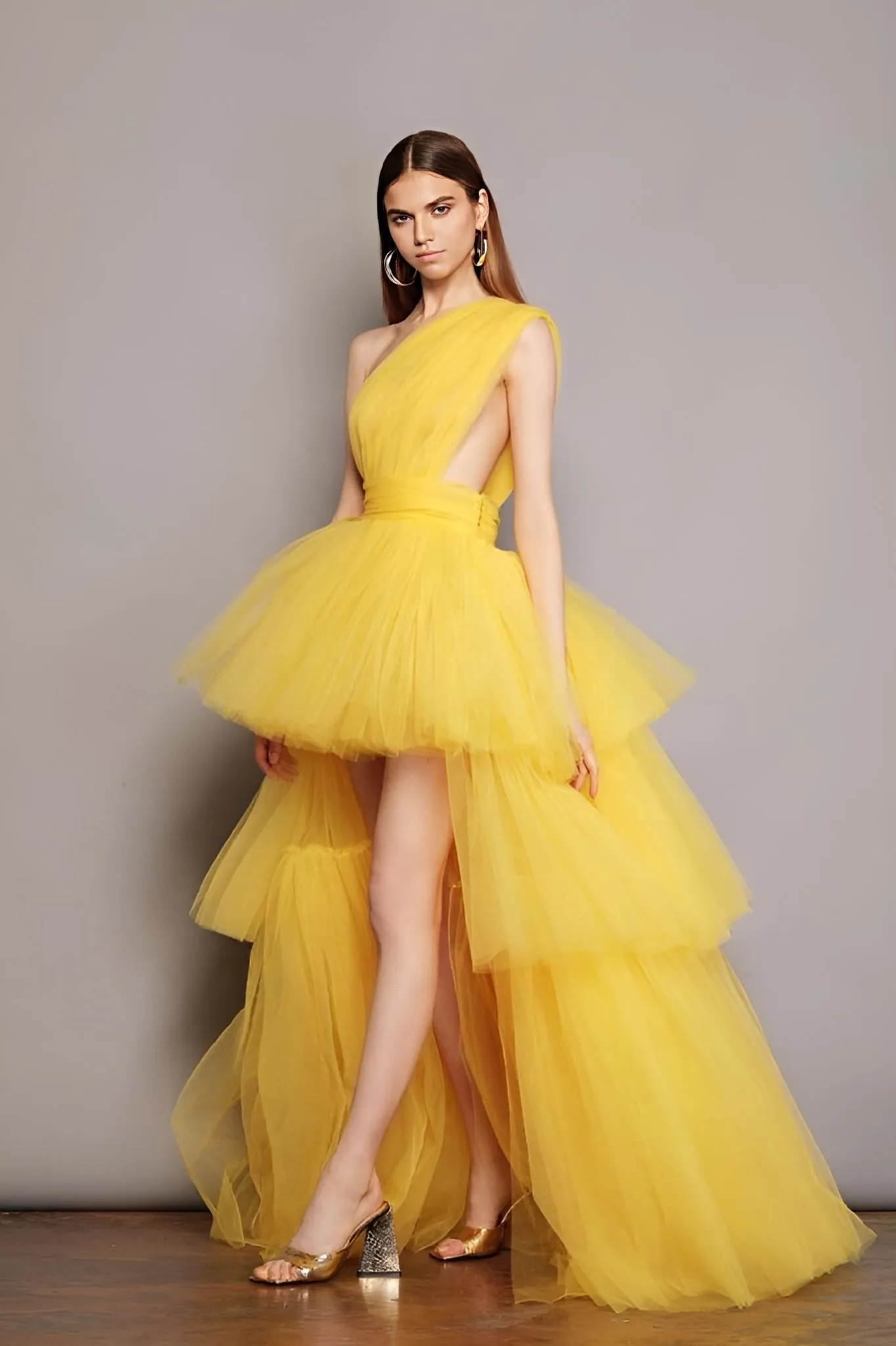 Abito Donna Tulle Volant Coda Gonna Campana Monospalla Elegante Sensuale