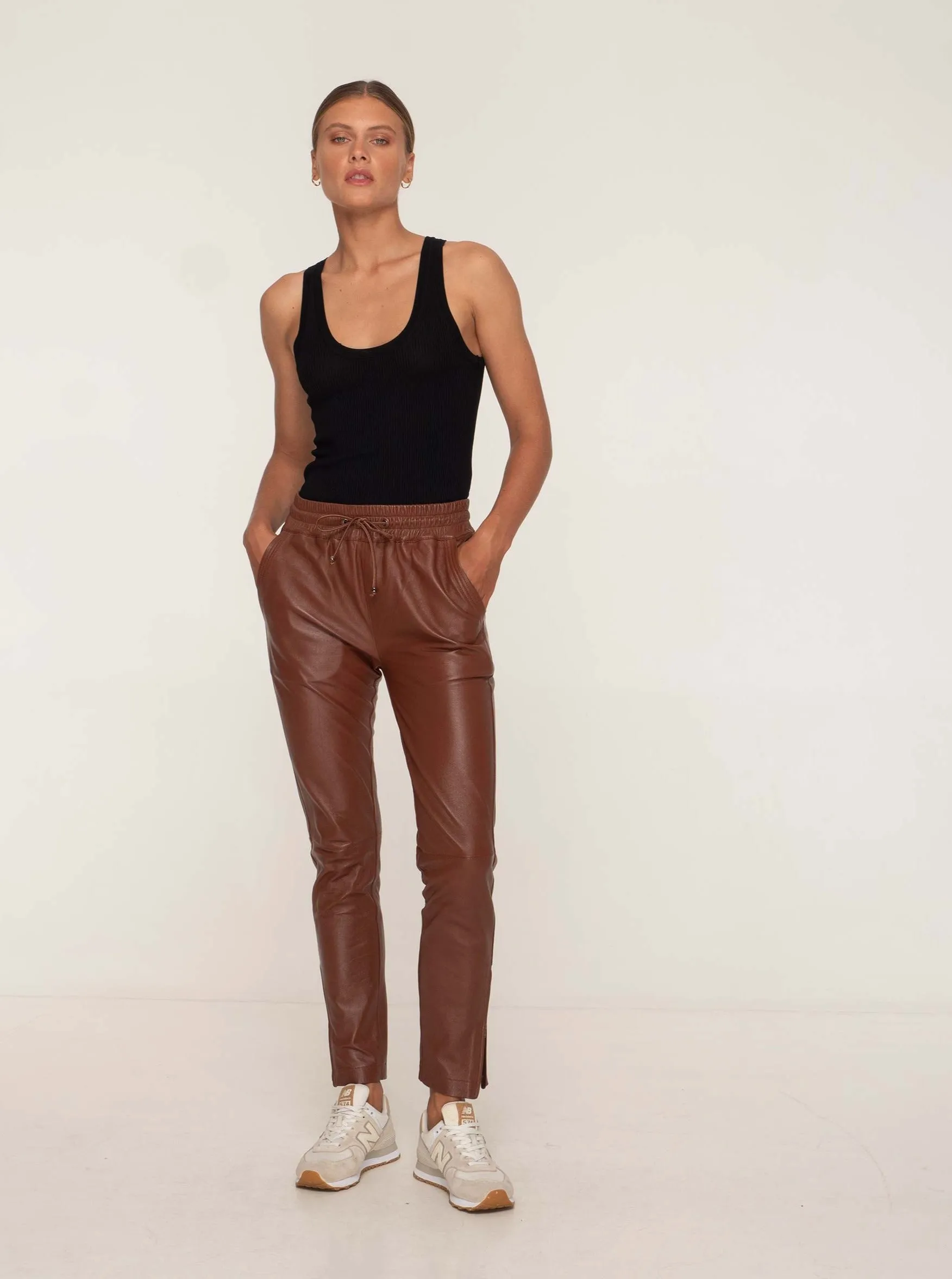 GEMMA LEATHER JOGGER - WHISKEY