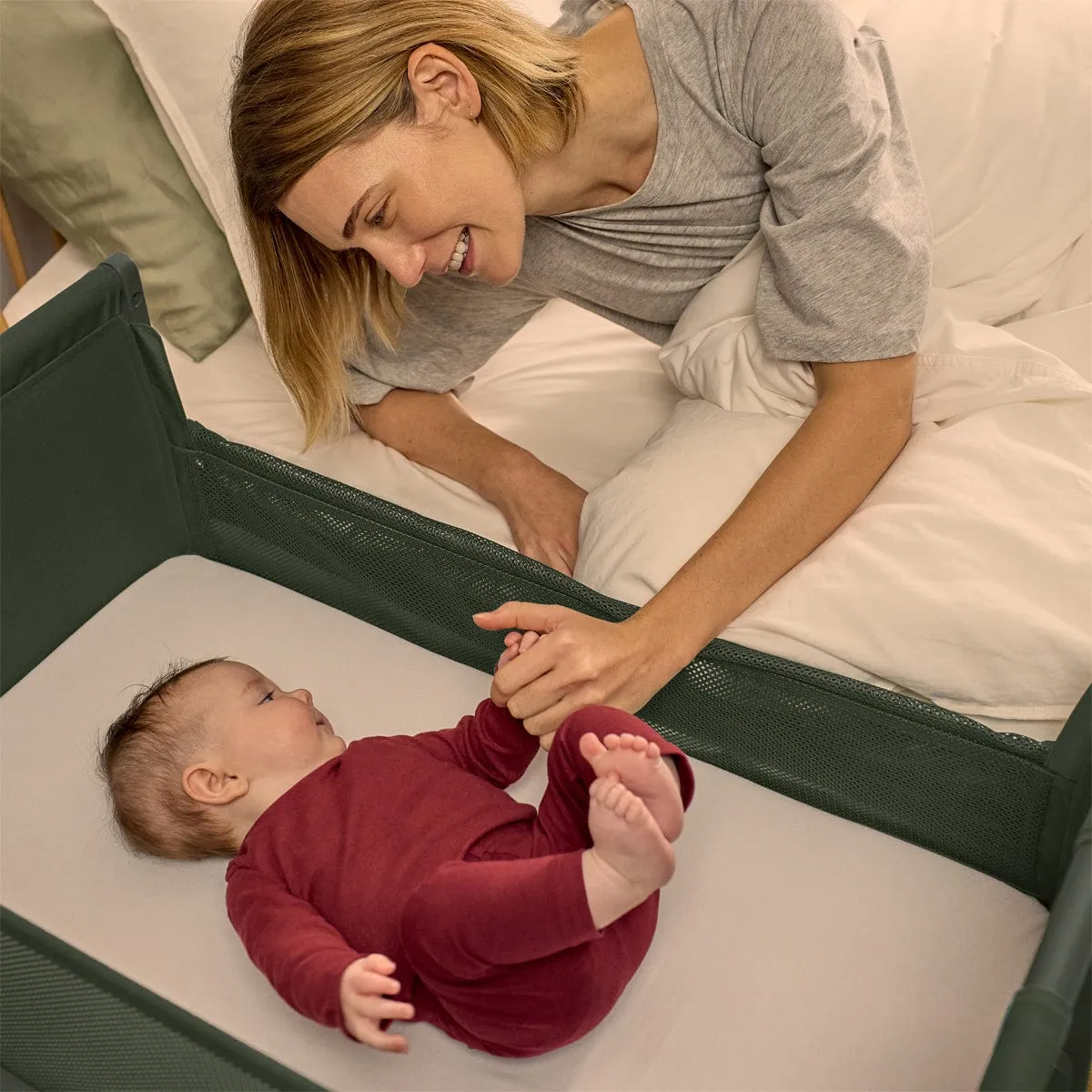 SnuzPod Studio Bedside Crib - Green